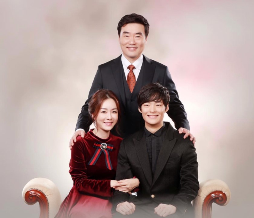 The meaning behind SKY Castle s family photos KAvenyou