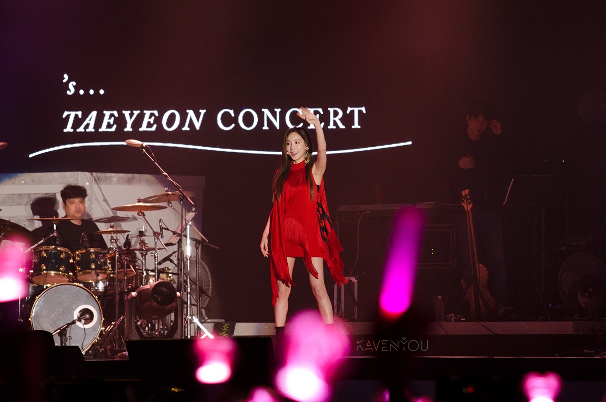 Taeyeon draws the curtains for 'S... Taeyeon Concert tour in Singapore