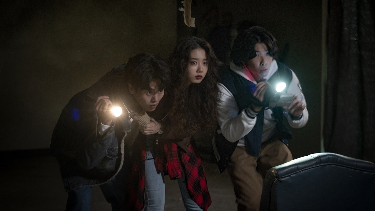 Enter the door of no return with Korean horror movie "Guimoon: The  Lightless Door" - KAvenyou.com