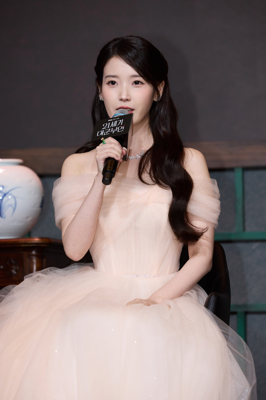 [PRESS CONFERENCE] The Cast of 'Perfect Crown' on Royal Roles, Modern ...